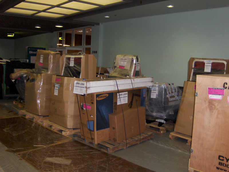 Illustration for article titled First Peek At E3 2008 (Boxes And Furniture Crap)